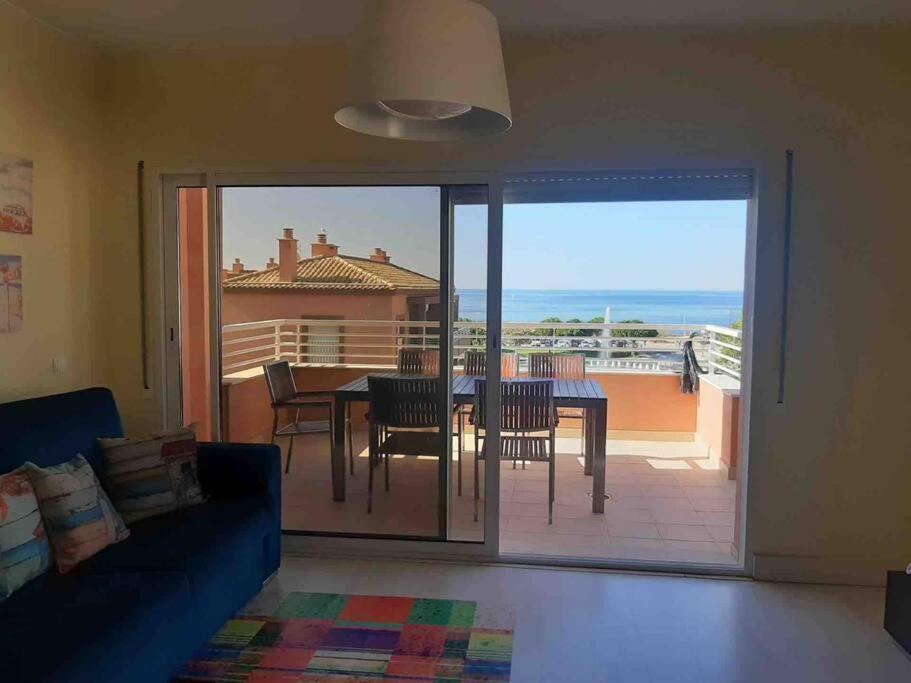 Sea & Sunset - Cozy Apartment. *